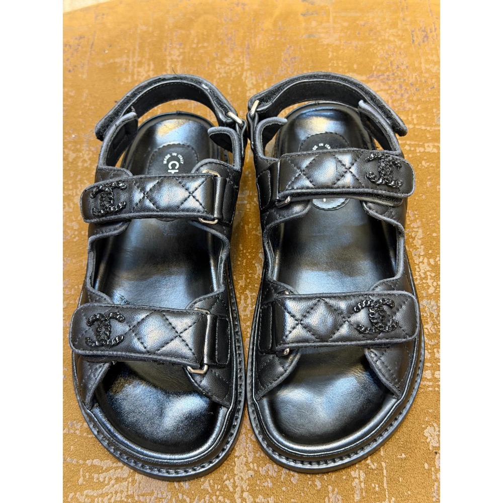 Chanel Black Quilted Lambskin Dad Sandals Chain CC Logo G35927 Made in Italy